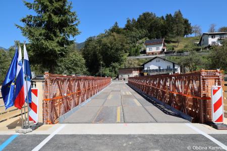 Začasni most v Stranjah povezal levi in desni breg Kamniške Bistrice (7)